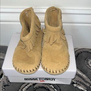 Minnetonka Kids Suede Fringe Moccasins - Light Tan